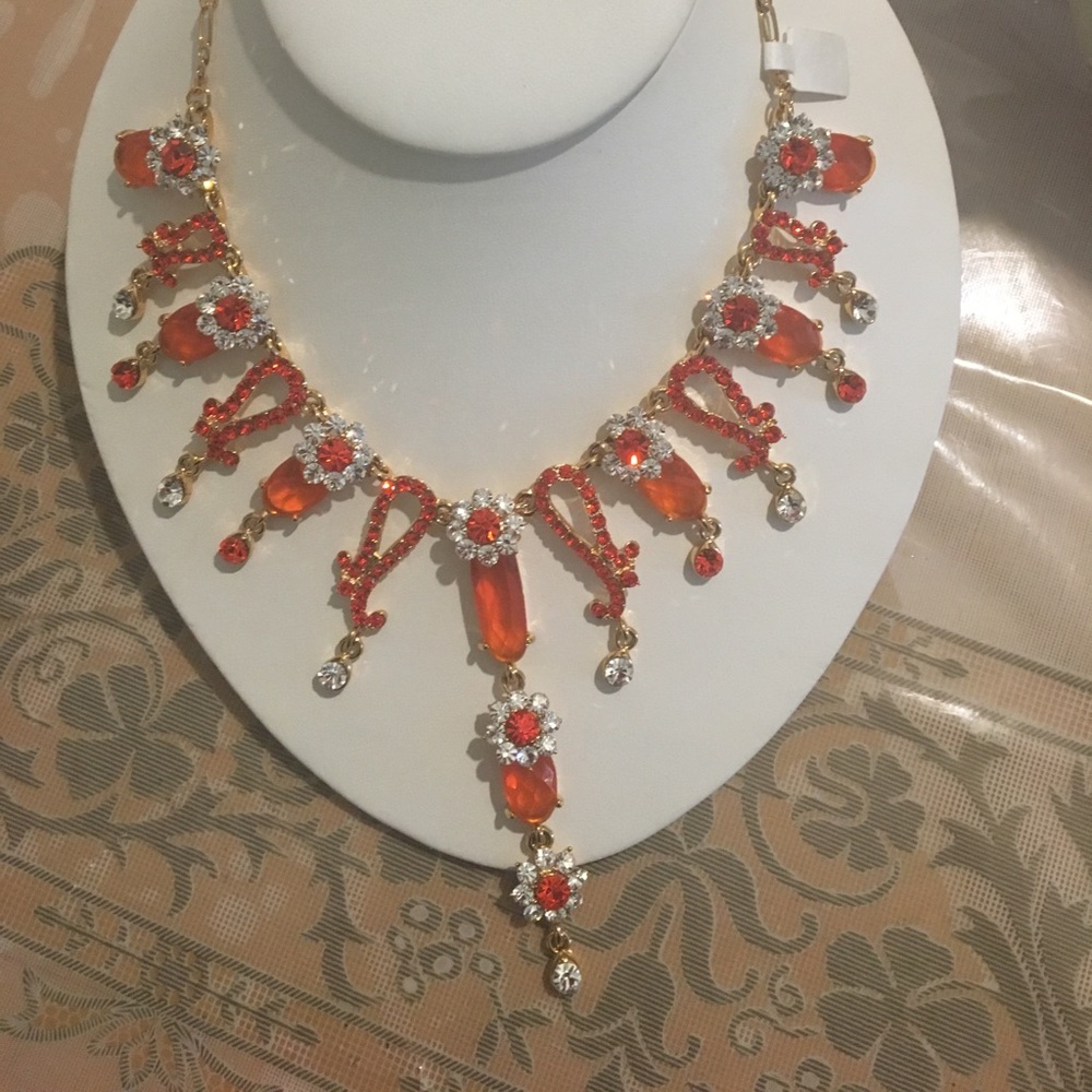 Necklace earring